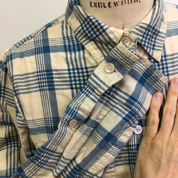J Crew Plaid Buttondown Shirt in Medium - Picture 3 of 6